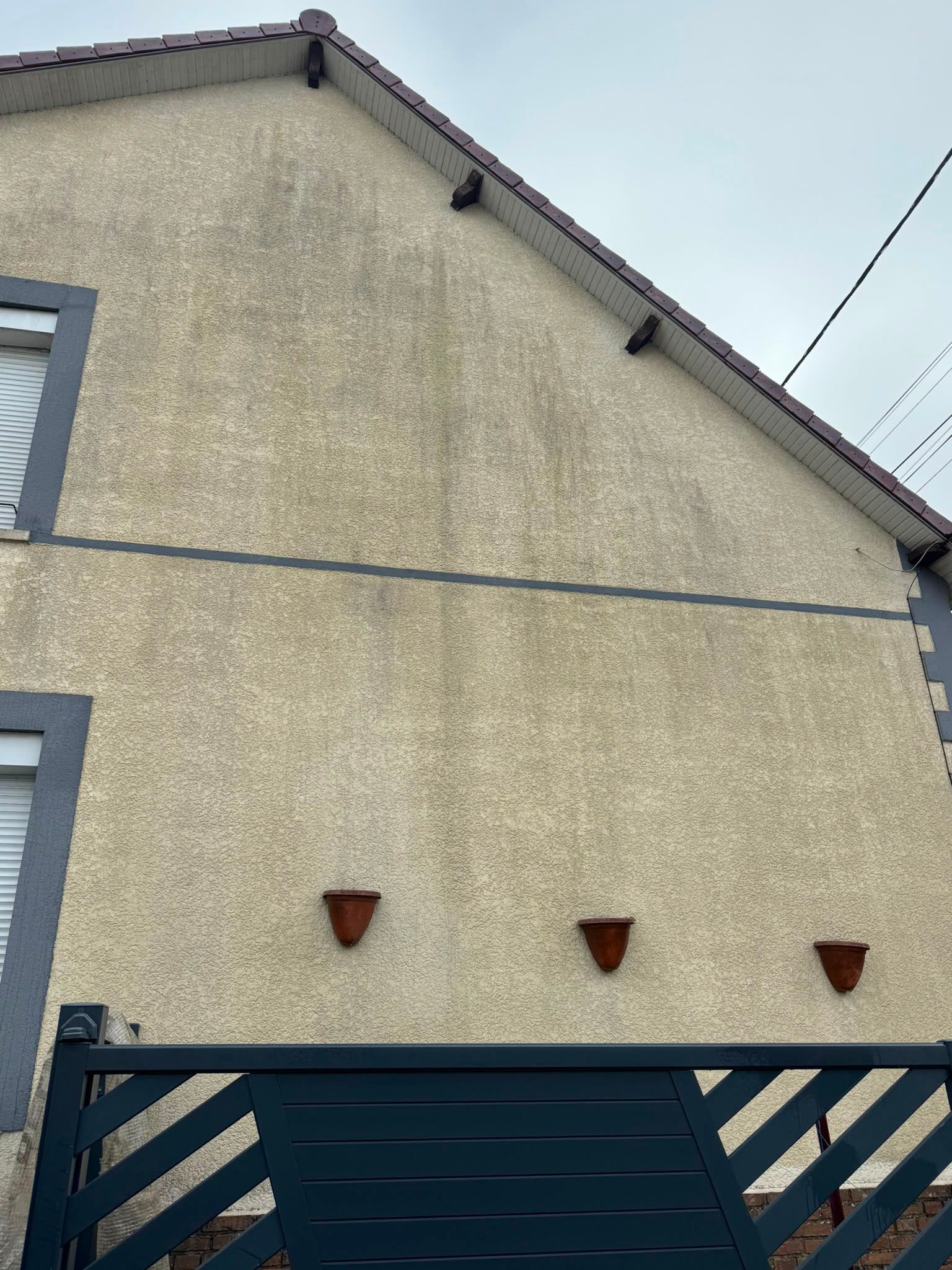 Nettoyage de façade et remplacement d'un portail